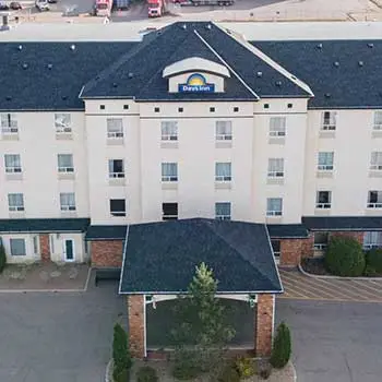 Days Inn Front Entrance